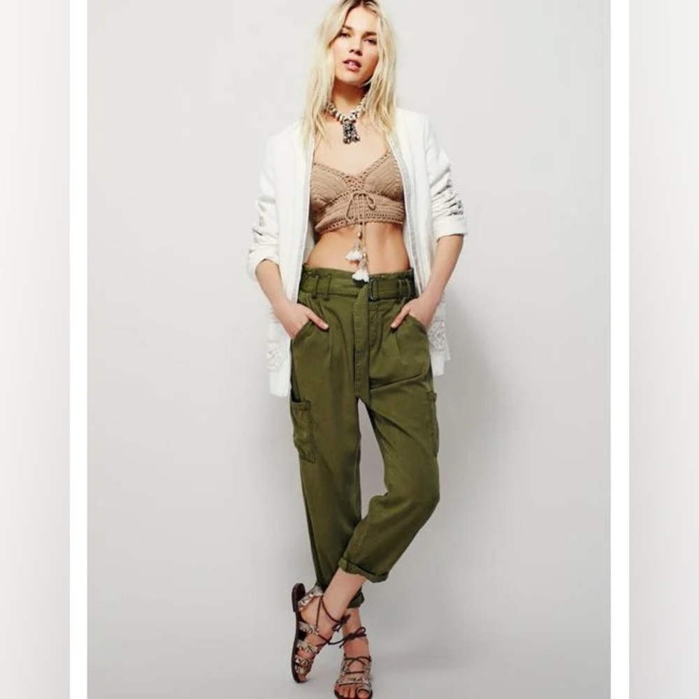 Free People Summers Over Cargo Pants Army Green Crop Jogger Women’s Size 6 - Picture 7 of 16